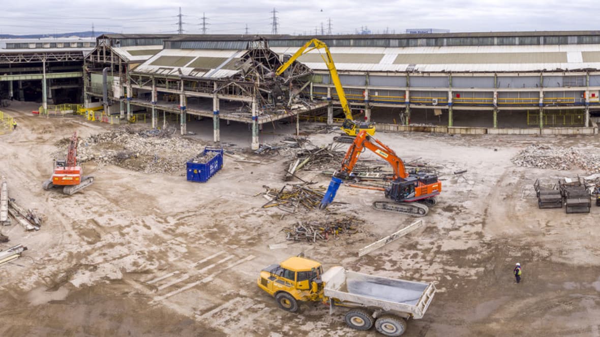 https://files.mutualcdn.com/careys/images/Ford-Dagenham-full-site-view_2021-05-19-102131.jpeg